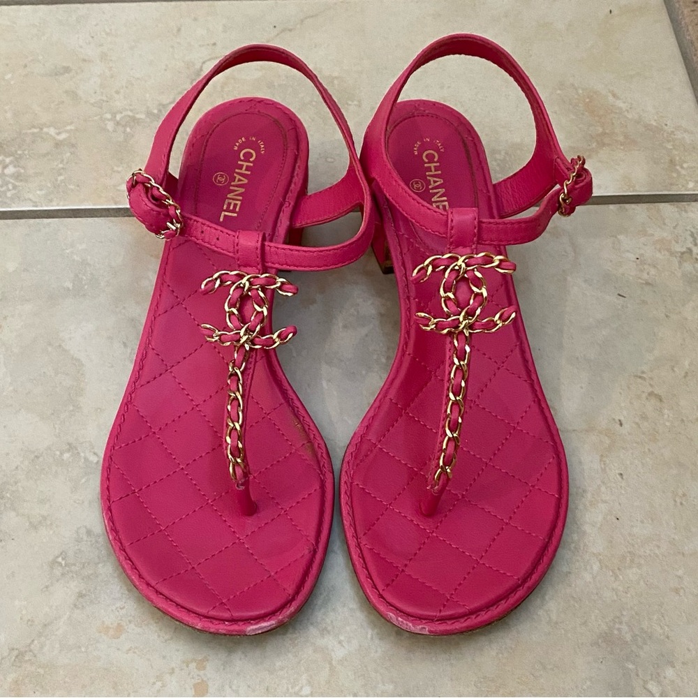*SOLD* 100% Authentic Chanel T-Strap Chain CC Logo Sandals